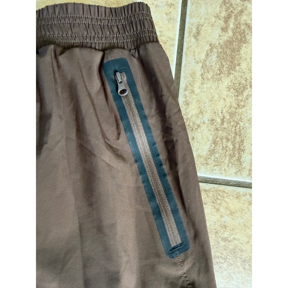 Alo Yoga Mens Performance 2 in 1 Shorts Espresso Brown XL Zip Pockets Liner - Picture 6 of 6